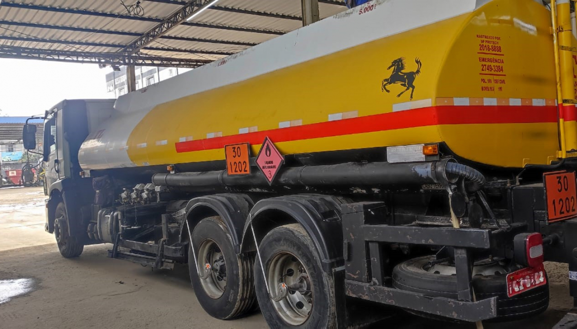 Em Porto Feliz, Ipem-SP fiscaliza veículos que transportam produtos perigosos e cronotacógrafos na rodovia Castello Branco durante operação “Cavalo de Aço”
